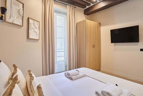 Charming Apartment in the Center of Paris - image 4