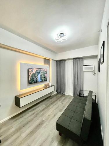 Nyli Minimalist Suite, Manila