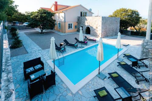 Villa Sky with pool – khách sạn tại Vrh