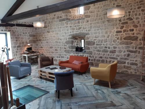 Exterior view, La cle des Champs in Essertines-en-Chatelneuf