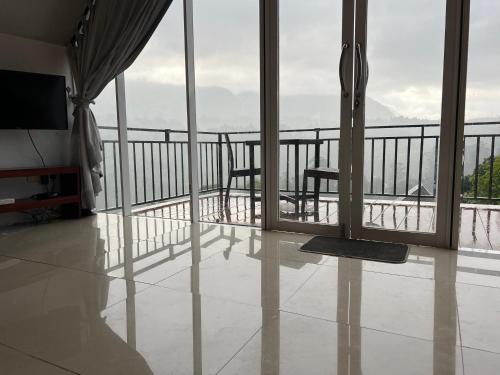 Mirage Waterfall Villa in Pundaluoya