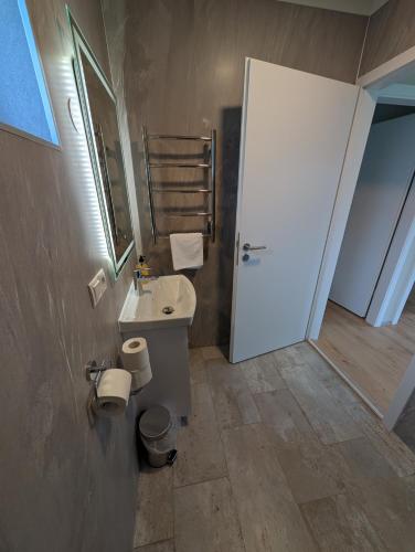 Bathroom, Bragdavellir Cottages in Djupivogur