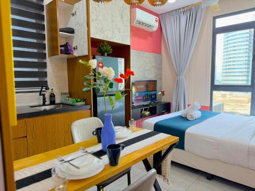 Neu Suites By Serenity Homes Near Gleneagles, KLCC & LRT, Kuala Lumpur
