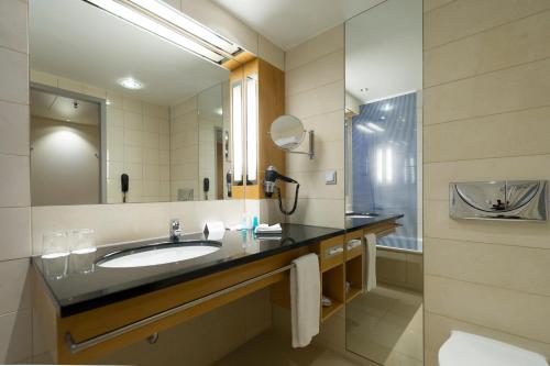 room detail thumbnail 2