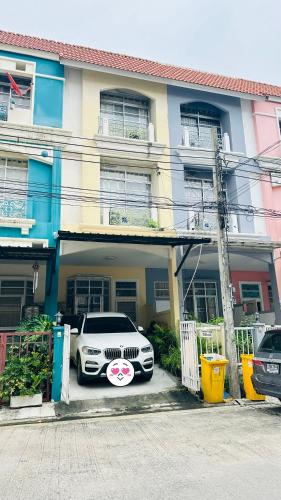 Bangkok Halwa home