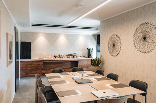 Almera Hotel in Bat Yam