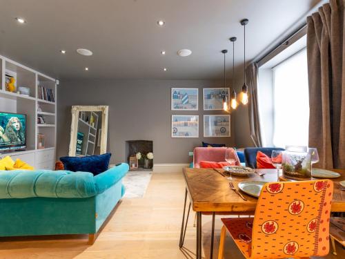 Stylish 2-Bed Flat Near Portobello Notting Hill Pass the Keys, London (photo 7)