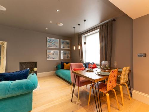 Stylish 2-Bed Flat Near Portobello Notting Hill Pass the Keys, London (photo 8)