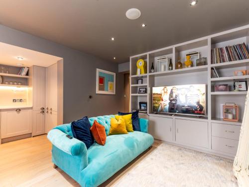Stylish 2-Bed Flat Near Portobello Notting Hill Pass the Keys, London (photo 9)