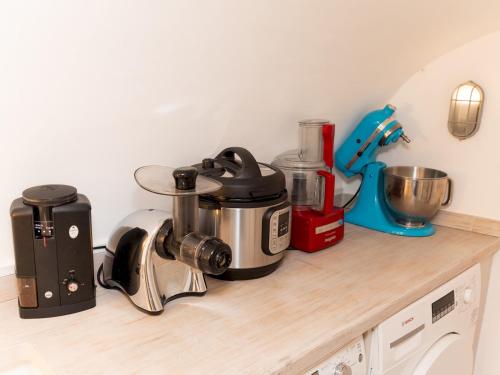 Stylish 2-Bed Flat Near Portobello Notting Hill Pass the Keys - image 11