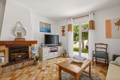 Koplietošanas atpūtas telpa ar TV, Le Mas de Sauvian - Piscine Privée (Le Mas de Sauvian - Piscine Privee) in Sauvian