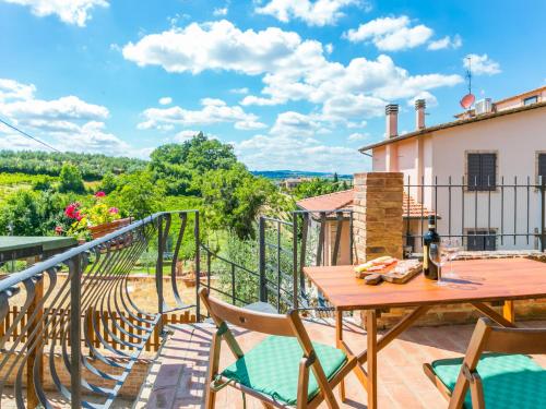 Apartment Le rondini by Interhome in มอนเตปุลชาโน