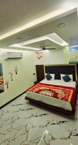 Hotel Meri & Residency - image 4
