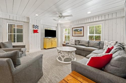 Kitchens Creek home by Peace Vacations - main image