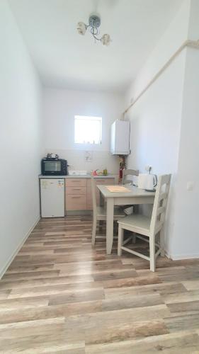 Happy Holiday Apartments