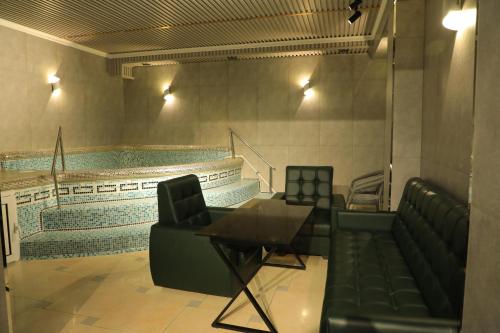 泳池, Shedevr Plaza Navoiy in 納沃伊