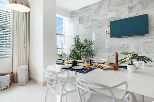 Roami at Brickell Arch in Miami, USA