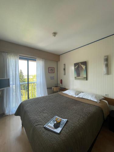 호텔 아르칸티 르 볼테르 (Hotel Arcantis Le Voltaire) in 렌