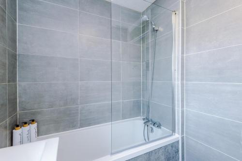 NEW! 2BR with Parking, Near Manchester City, Manchester (photo 9)
