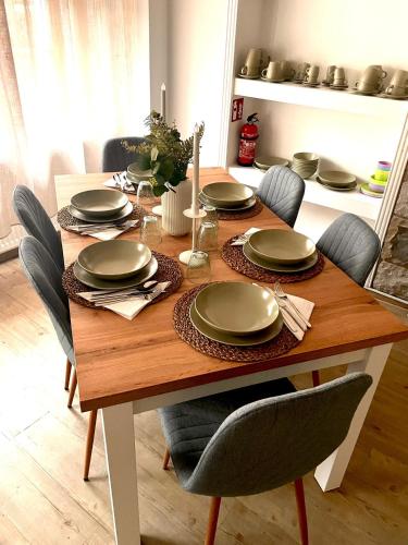 Relax Fewo - 3 Parking! 3 Double-Bed! 2 Bedrooms, WIFI, COFFEMASHINE-Fully Automatic, KITCHEN, NETFL in Gevelsberg
