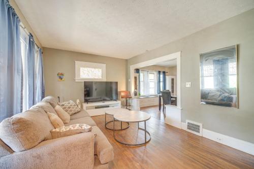 2 Mi to Zoo Charming Apt with Balcony in Cleveland, Cleveland (foto 2)