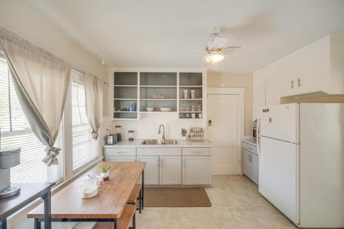 2 Mi to Zoo Charming Apt with Balcony in Cleveland, Cleveland (foto 3)