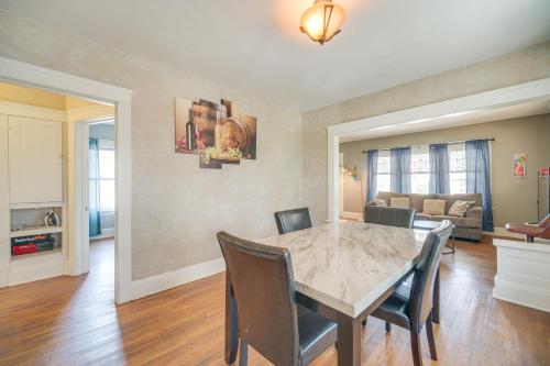 2 Mi to Zoo Charming Apt with Balcony in Cleveland, Cleveland (foto 7)