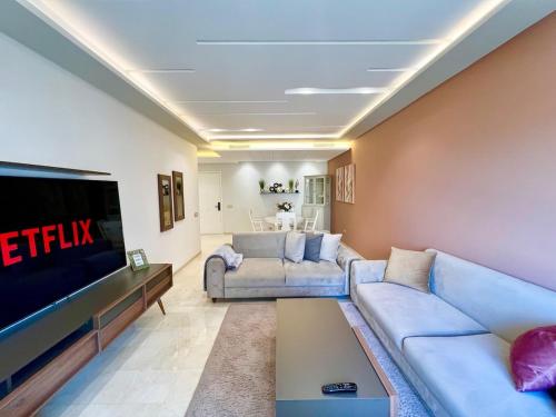 Light & Space - 2BR Apartment near Beach, Tánger (foto 3)