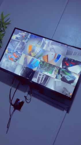 Crystal Inn Hotel and Lounge in Ікея