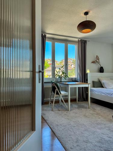 Stylish Solo Sanctuary with Stunning City Views, Zürich (photo 3)