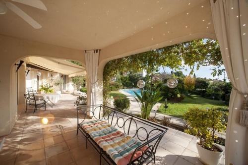 FRGK Villa Claude Juan-les-Pins Luxury Stay with Pool & Ultra-Fast Wi-Fi in Trois Moulins