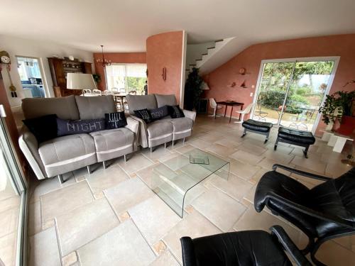 FRGK Villa Claude Juan-les-Pins Luxury Stay with Pool & Ultra-Fast Wi-Fi in Trois Moulins