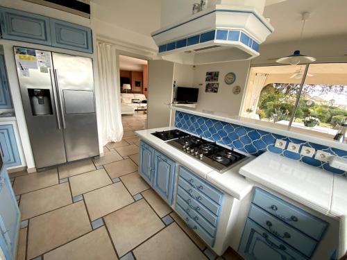 FRGK Villa Claude Juan-les-Pins Luxury Stay with Pool & Ultra-Fast Wi-Fi in Trois Moulins