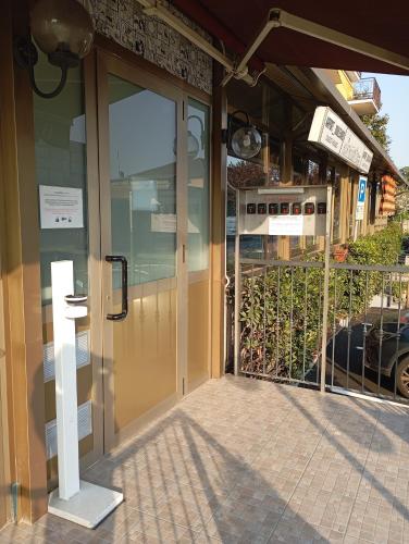 Airport Boulevard Guesthouse 4