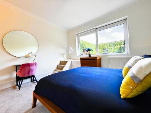 Knightsbridge & South Kensington, Private Garden Super King 2Beds 2Bath by Hyde Park & Royal Albert Hall, Londyn (zdjęcie 7)