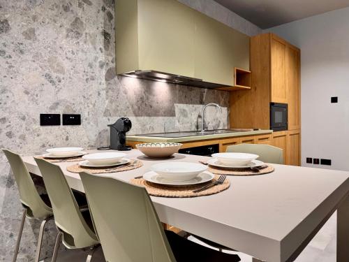 Exclusive Retreat off the Sea Front Promenade 5