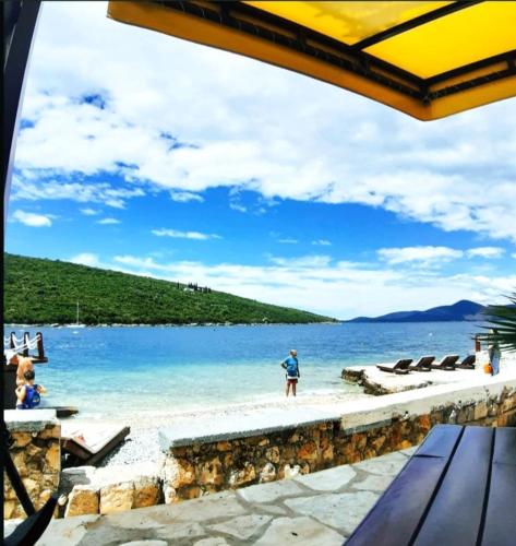 Apartman u zelenilu Bigove in بيجوفا