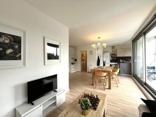 Spacious - Terrace - Piano - Monte-Cristo Castle in Marly-le-Roi