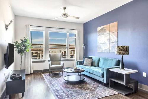 Boulevard Stays Dashing 1BR Suite Pool Parking Gym I