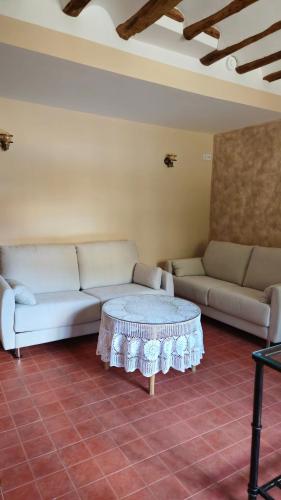 Koplietošanas atpūtas telpa ar TV, Hostel Raíces (Hostel Raices) in El Cerezo