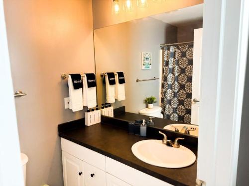 Charming 2 Bedroom Loft, Cleveland (photo 9)
