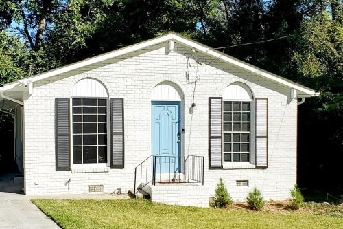 Entire home - Cheerful 2 bed and 2 bath in Downtown Atlanta