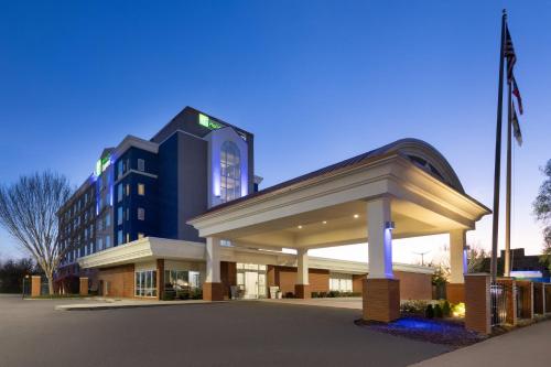 Holiday Inn Express Augusta Downtown an IHG Hotel - image 2