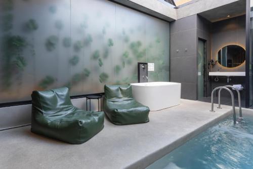 อ่างแช่น้ำร้อน, Lush Motel Lapa in ลาปา