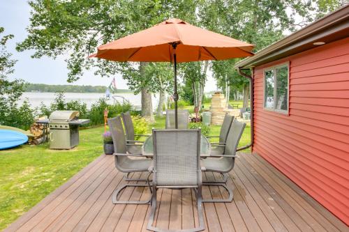 Boat Dock & Launch: Family Cabin on Prairie Lake!