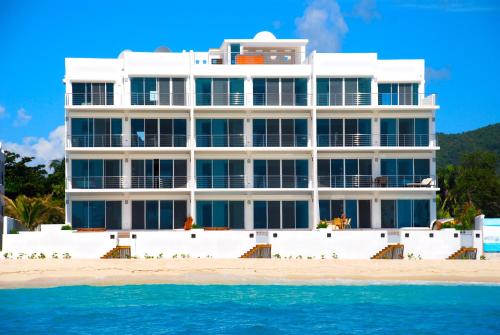 Aqualina Beach Club – Simpson Bay