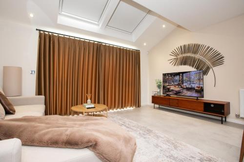 The Scenic Luxury House, Manchester