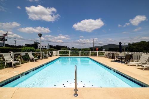 ทัศนียภาพ, The Hillside Motel in ลูเรย์ (VA)