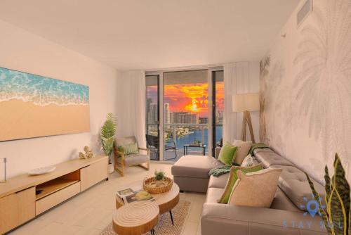 Amazing View Balcony - 1BR- Pool & Gym