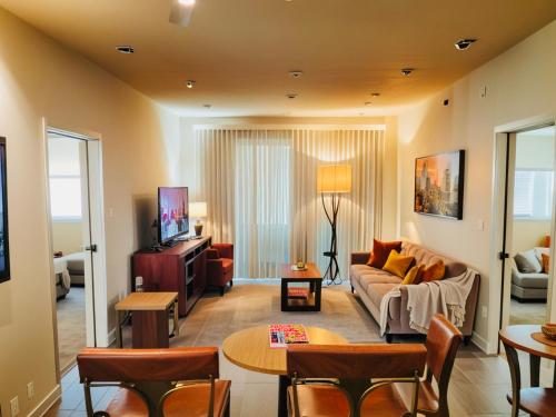 Venice Beach ENTIRE HOME Getaway Steps from the Ocean Marina and Boardwalk